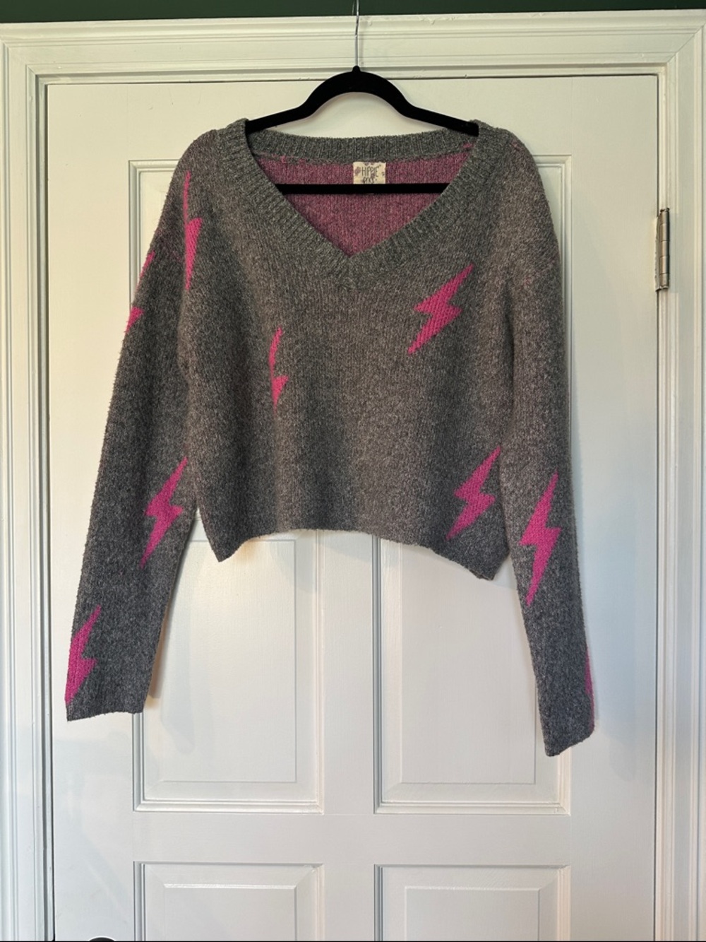 Hippie Rose Gray Cropped V-Neck Sweater with Pink Lightning Bolts Size Medium
